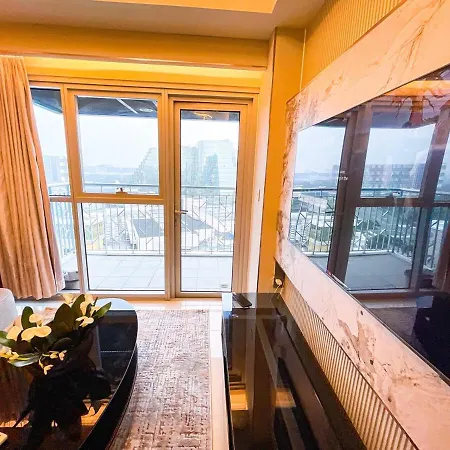 Ultra Luxury 1Br Near Solaire & Okada Apartment