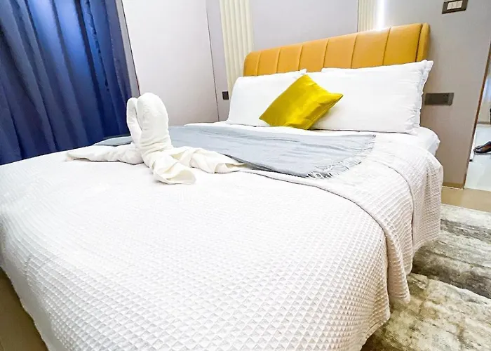 Ultra Luxury 1br Near Solaire & Okada *