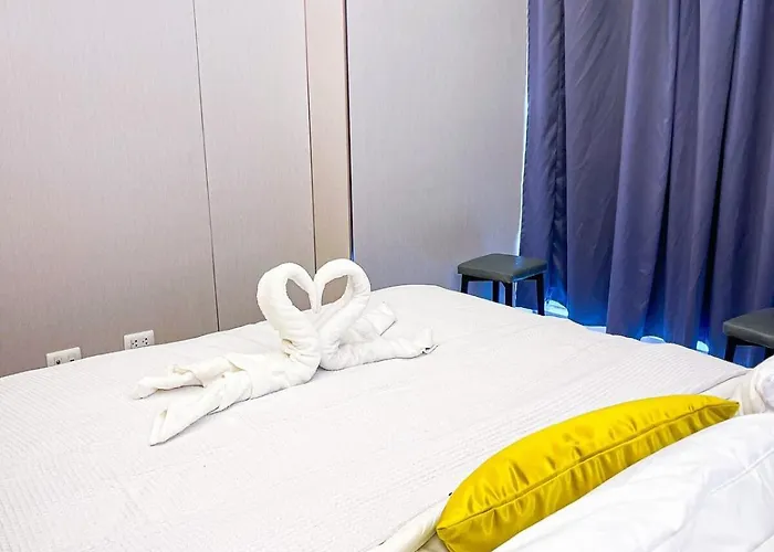 Ultra Luxury 1br Near Solaire & Okada Apartment